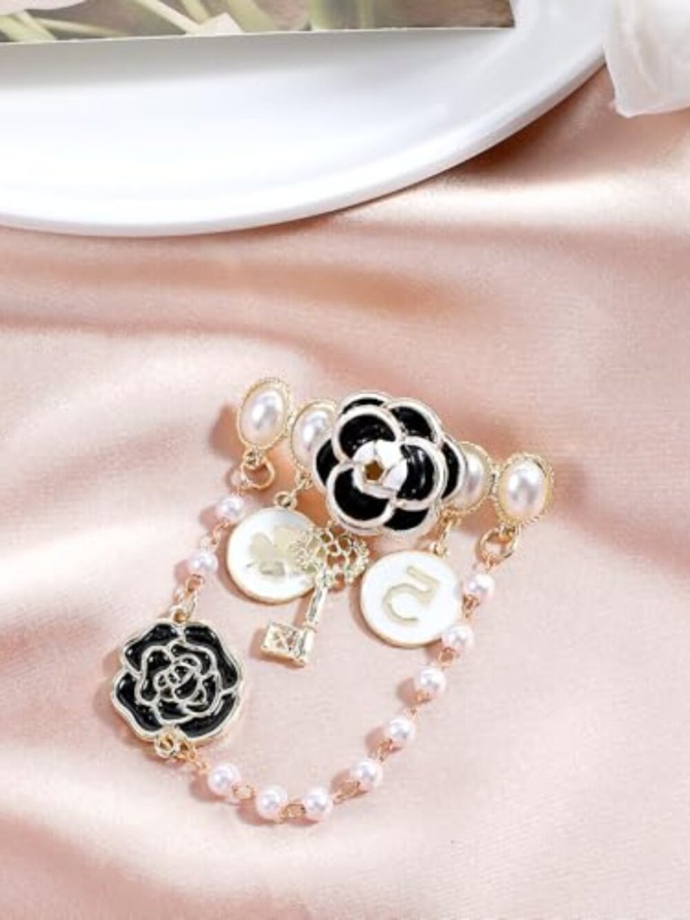 New - Imitation Pearl Dangle Chain Brooch Vintage Lapel Pins and Brooches‎
